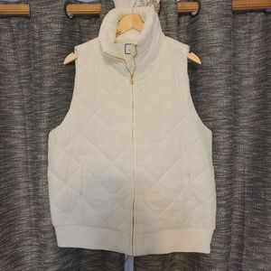 EUC Tukernuck ivory/cream puffer vest